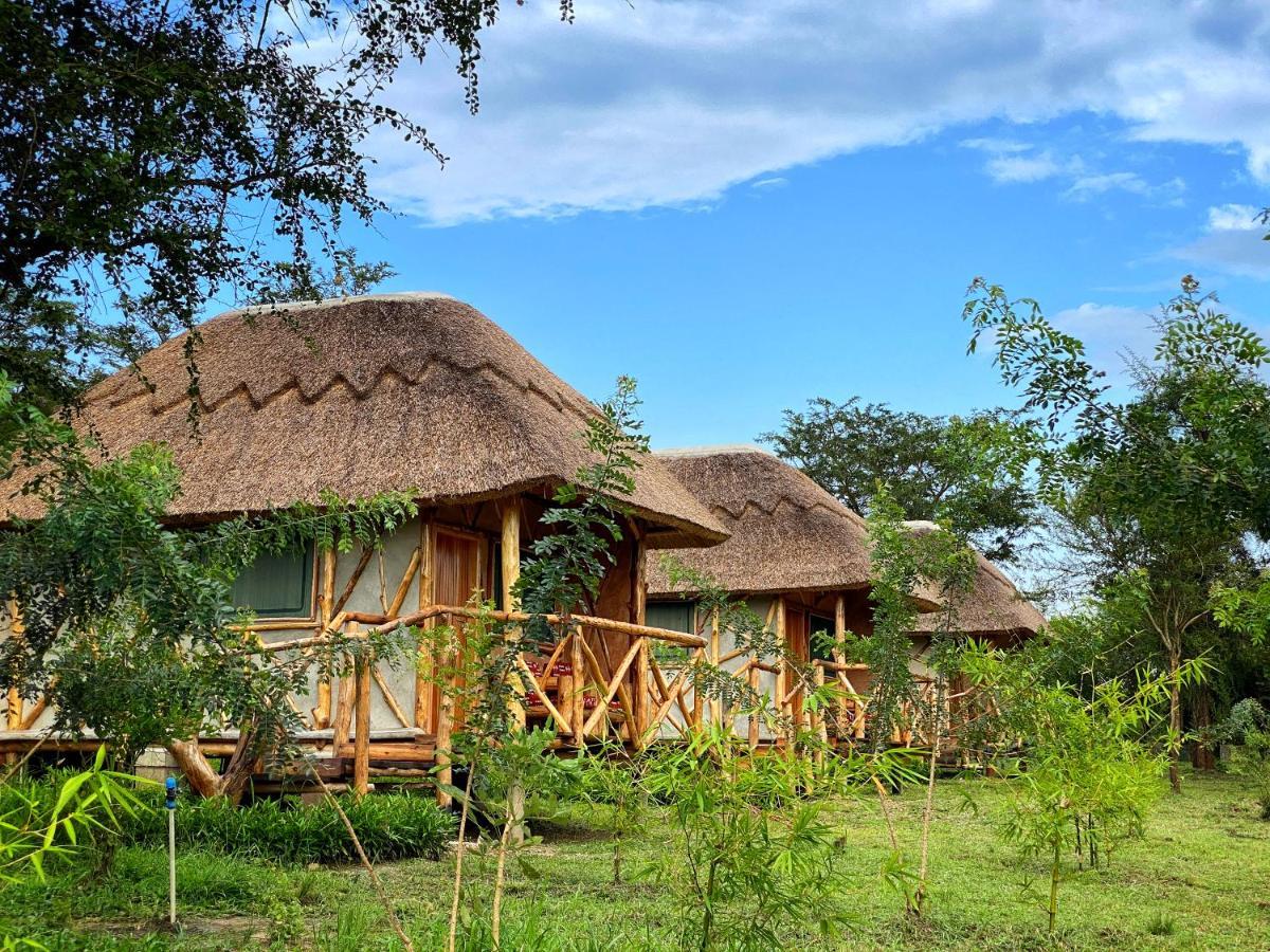 Murchison Falls Bamboo Village Lodge Paraa